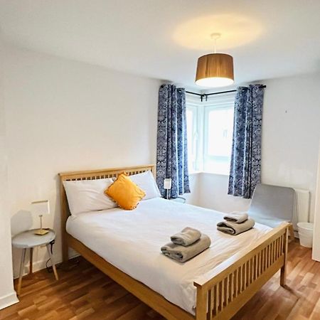 Modern Spacious Retreat Full Fibre Wi-Fi & Free Parking 爱丁堡 外观 照片