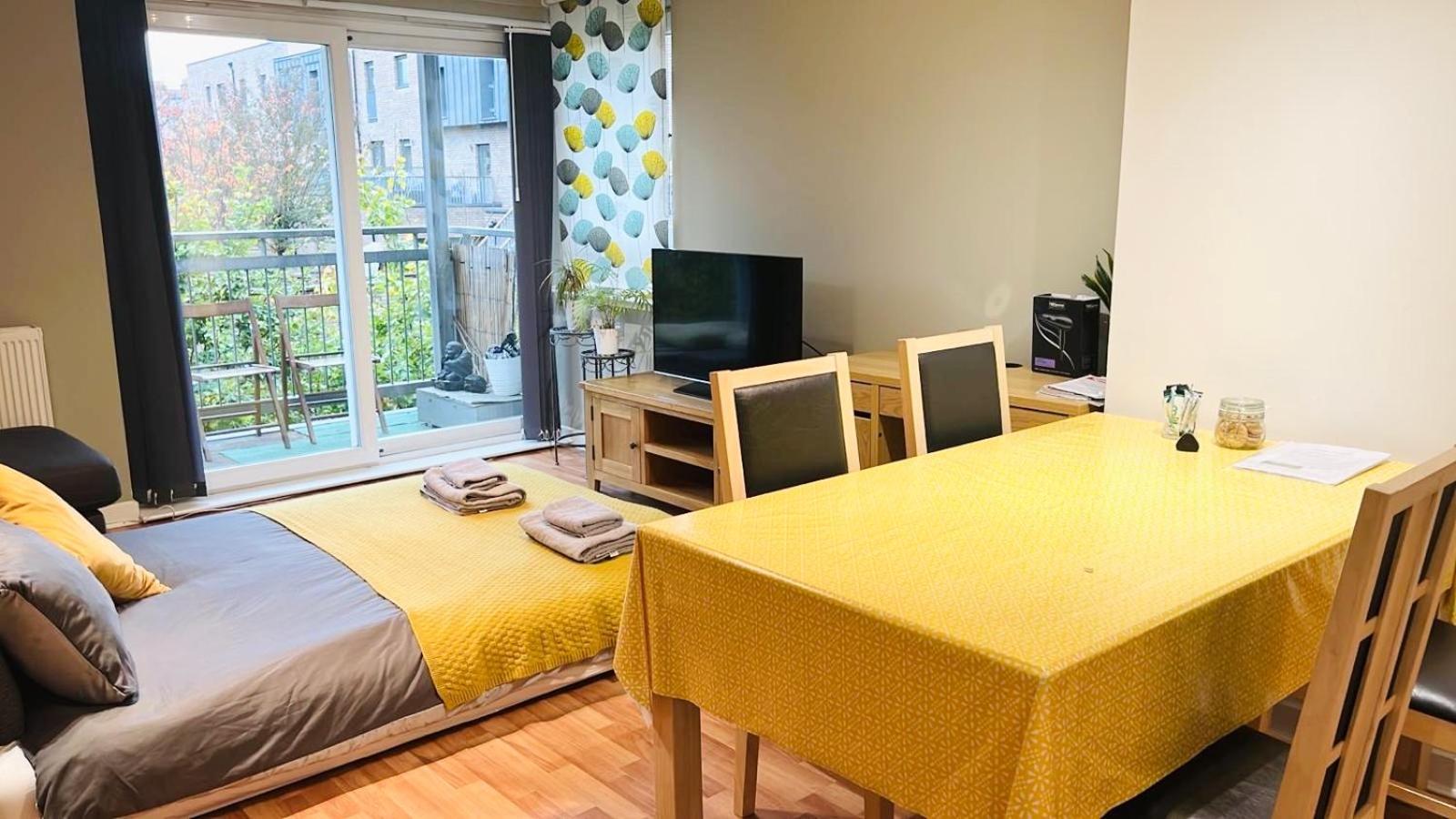 Modern Spacious Retreat Full Fibre Wi-Fi & Free Parking 爱丁堡 外观 照片