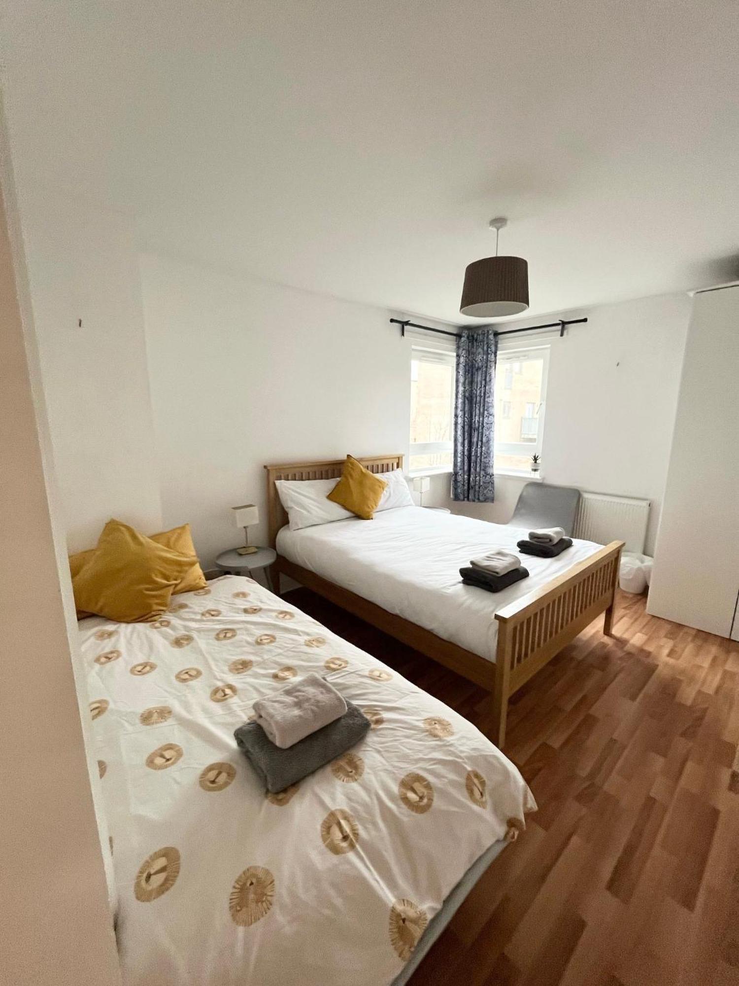 Modern Spacious Retreat Full Fibre Wi-Fi & Free Parking 爱丁堡 外观 照片